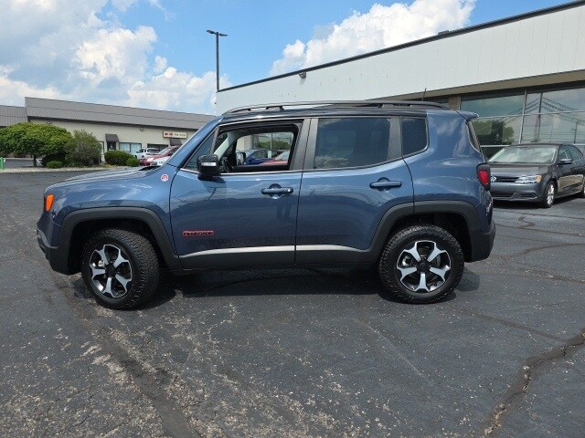 2022 Jeep Renegade Trailhawk photo 2