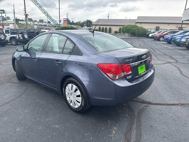 2014 Chevrolet Cruze LS photo 3