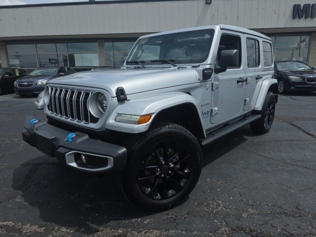 2024 Jeep Wrangler Sahara 4xe photo 2
