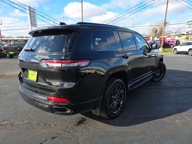 2024 Jeep Grand Cherokee L Summit Reserve photo 3