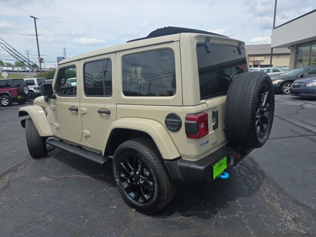 2022 Jeep Wrangler Unlimited Sahara 4xe photo 4