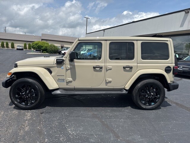 2022 Jeep Wrangler Unlimited Sahara 4xe photo 2