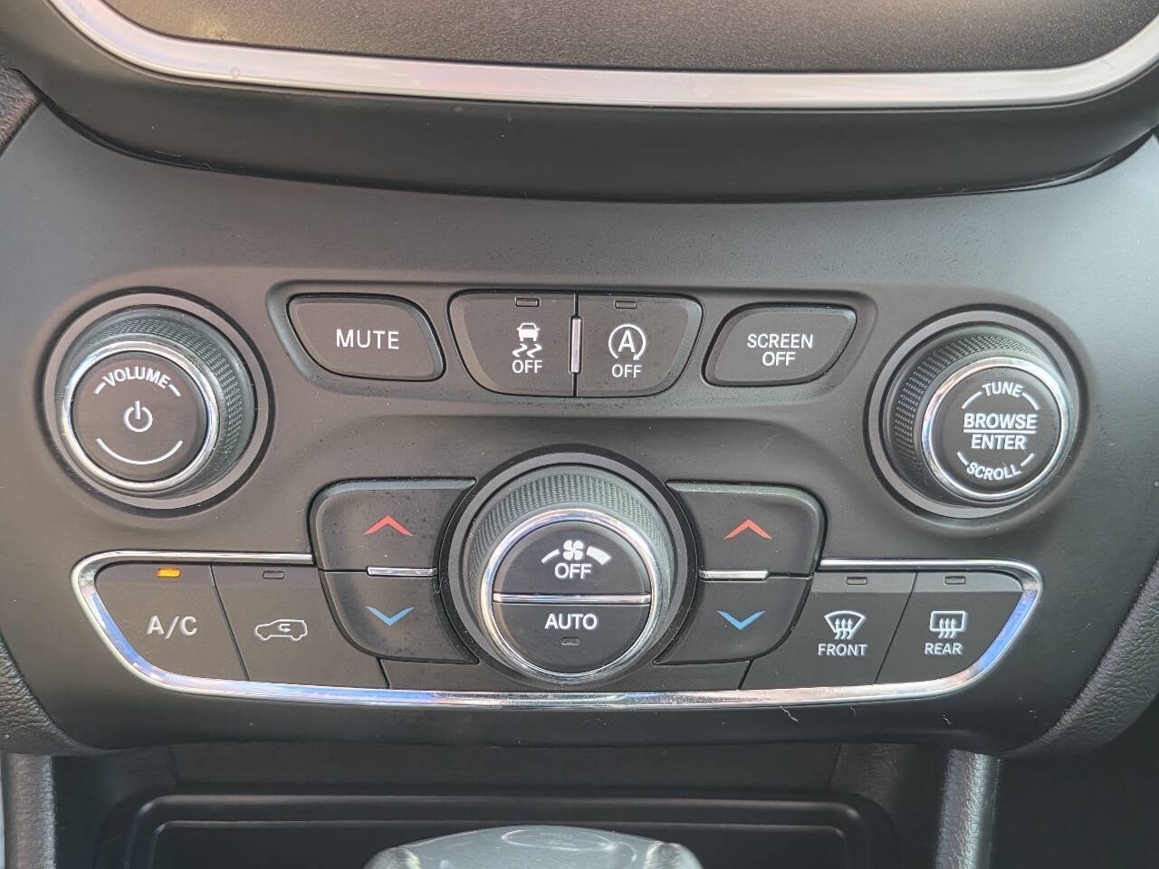 2020 Jeep Cherokee Trailhawk - Photo 25