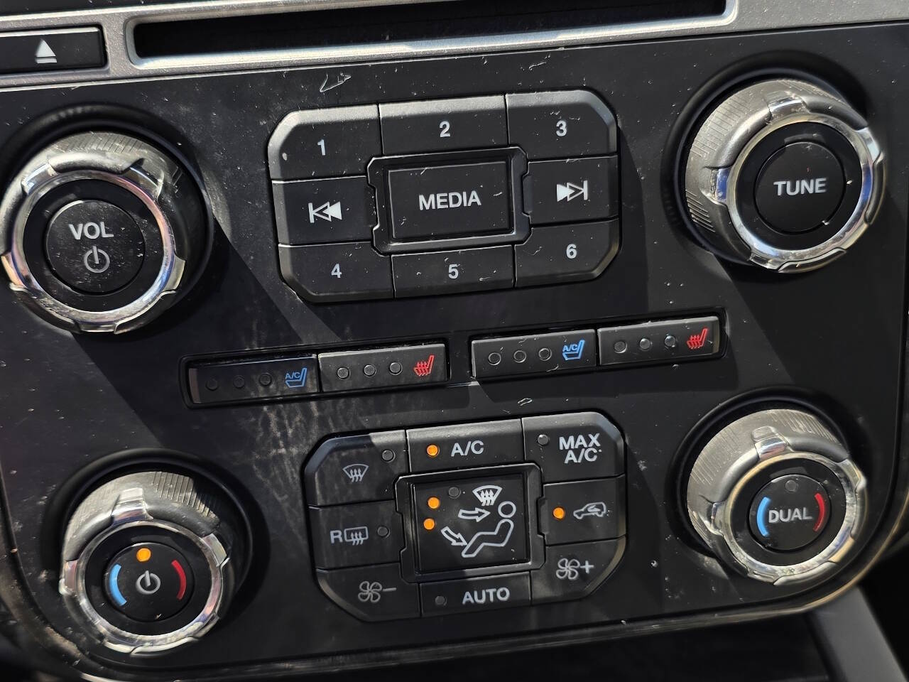2016 Ford Expedition Limited - Photo 14