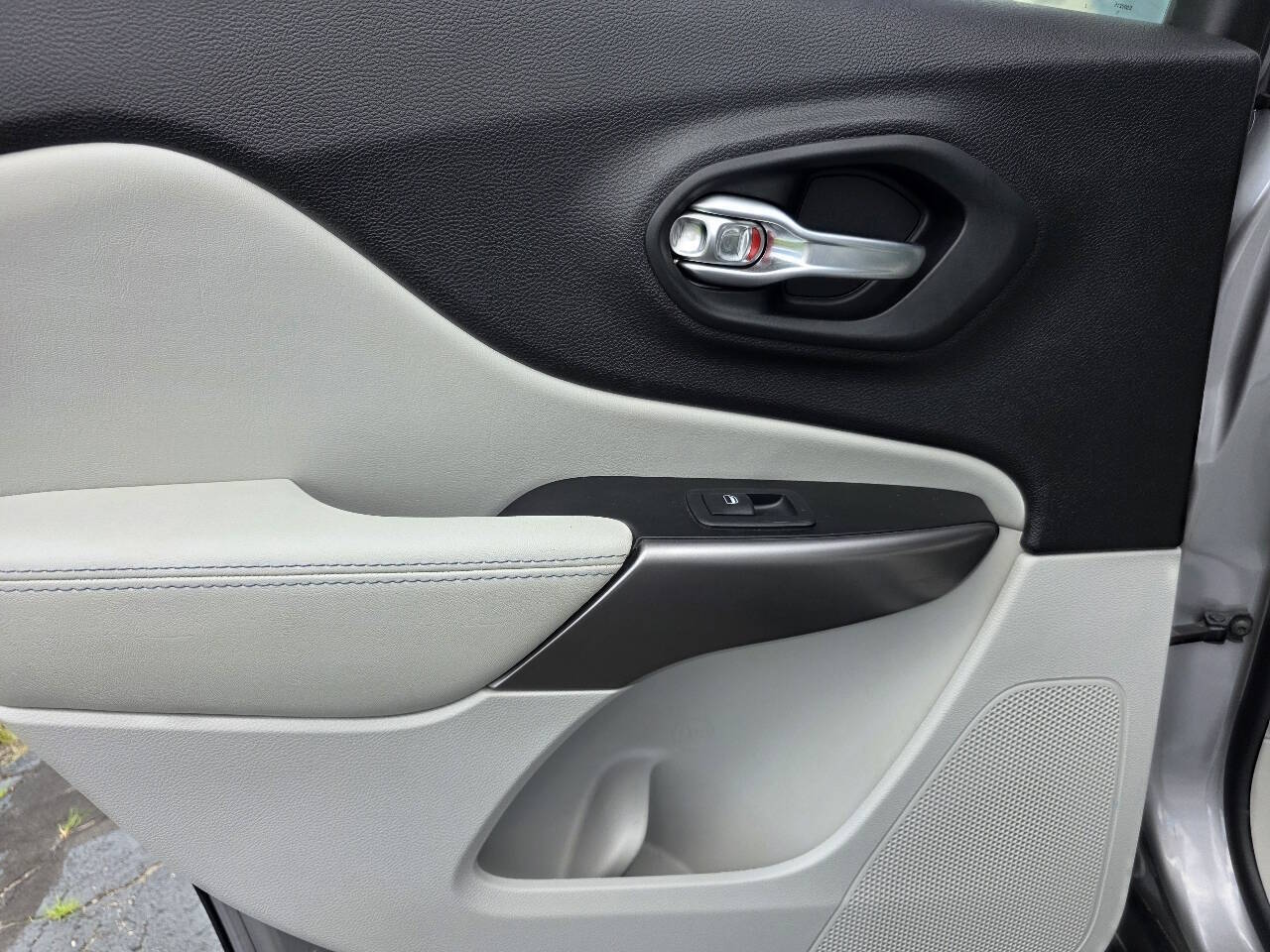 2021 Jeep Cherokee Latitude Plus - Photo 30