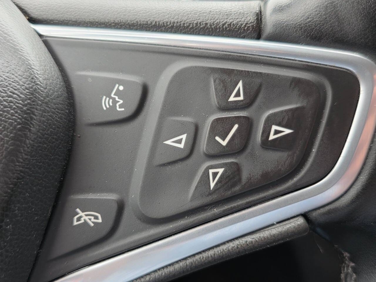 2023 Chevrolet Equinox LT - Photo 28