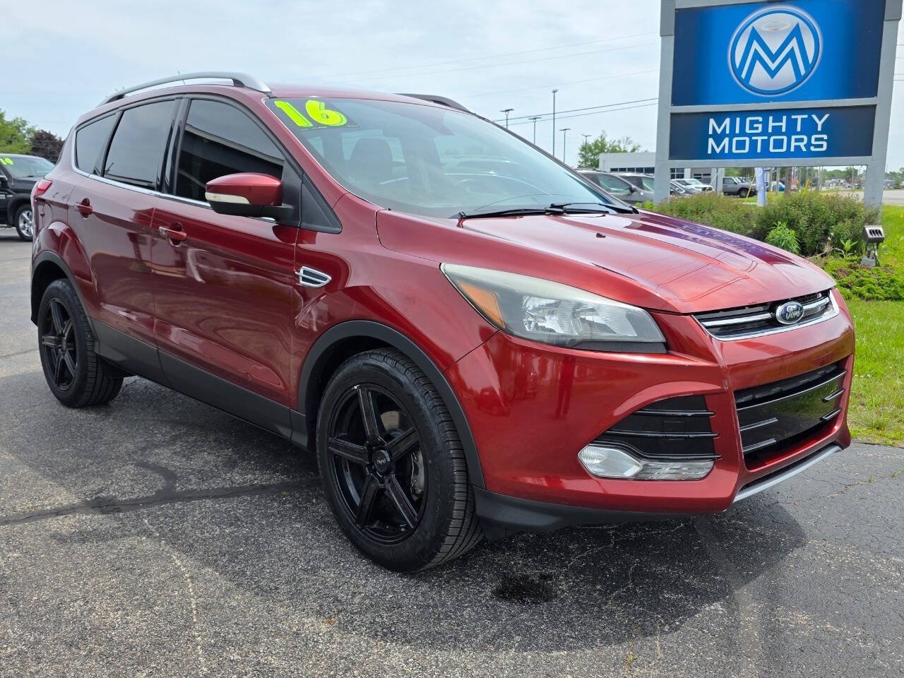 2016 Ford Escape Titanium's photo