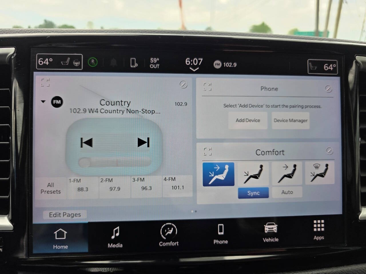 2023 Chrysler Pacifica Touring L - Photo 9