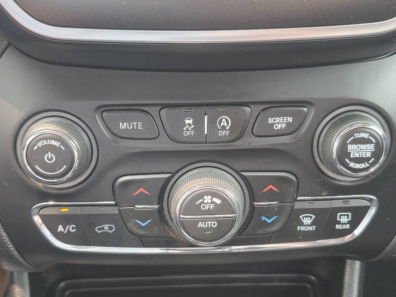 2020 Jeep Cherokee Trailhawk - Photo 21
