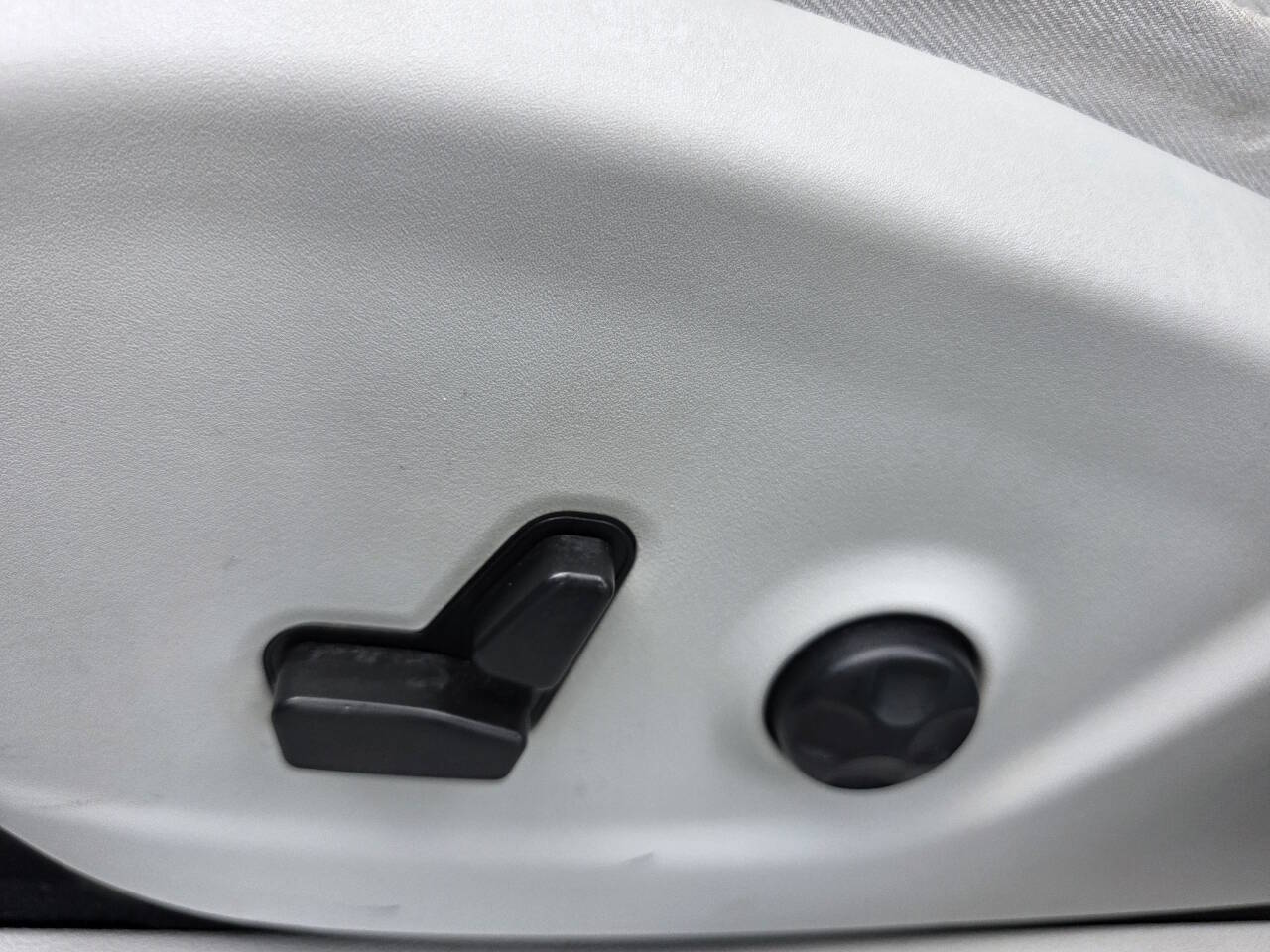 2021 Jeep Cherokee Latitude Plus - Photo 29