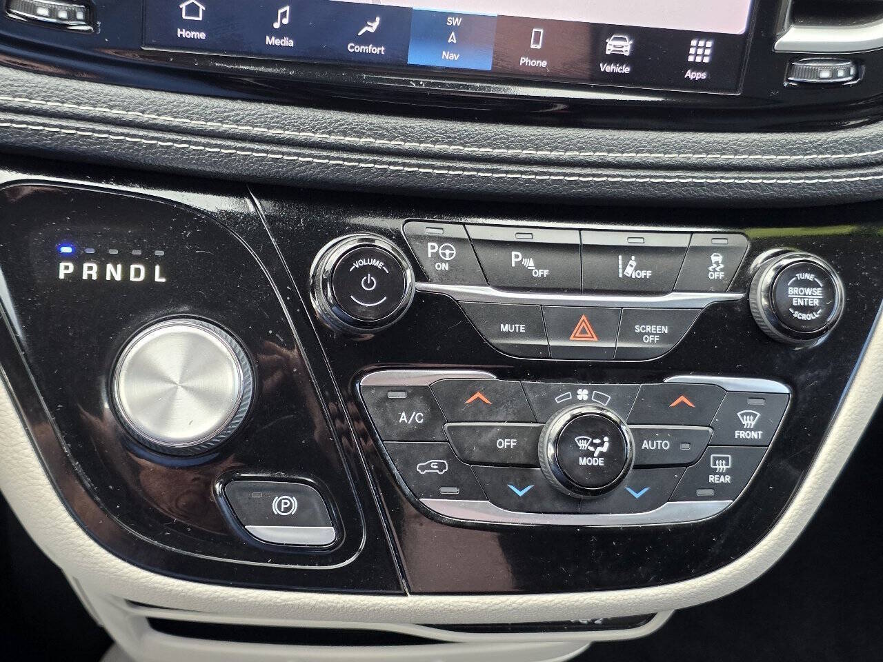 2022 Chrysler Pacifica Hybrid Touring L - Photo 27