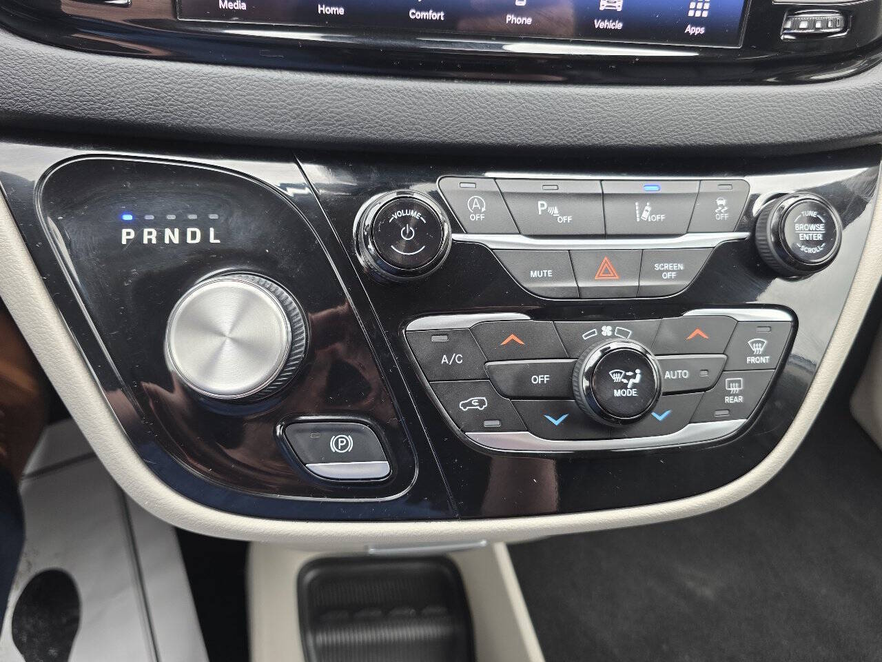 2023 Chrysler Pacifica Touring L - Photo 27