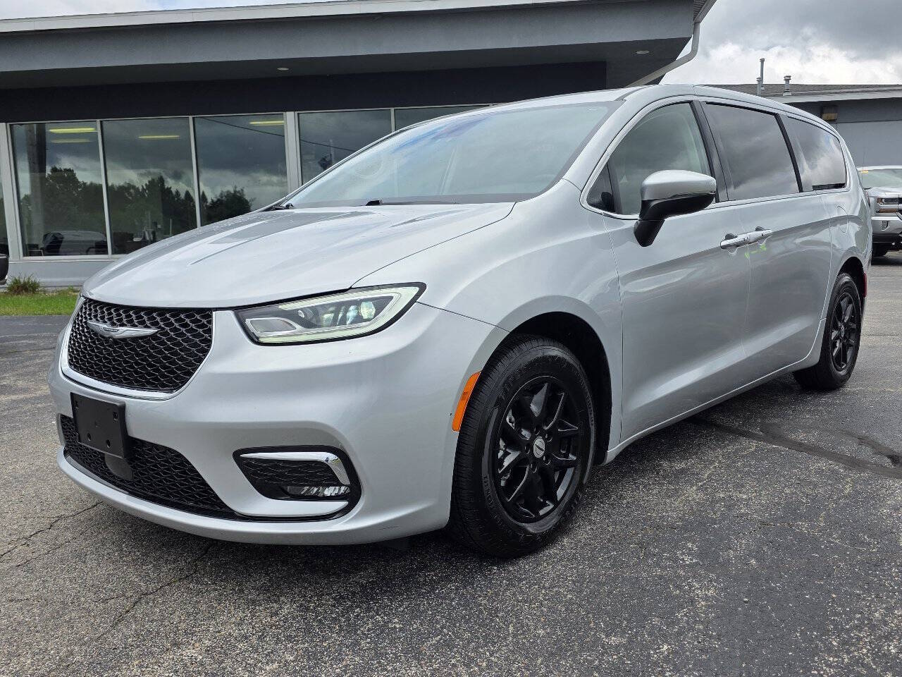 2023 Chrysler Pacifica Touring L - Photo 22