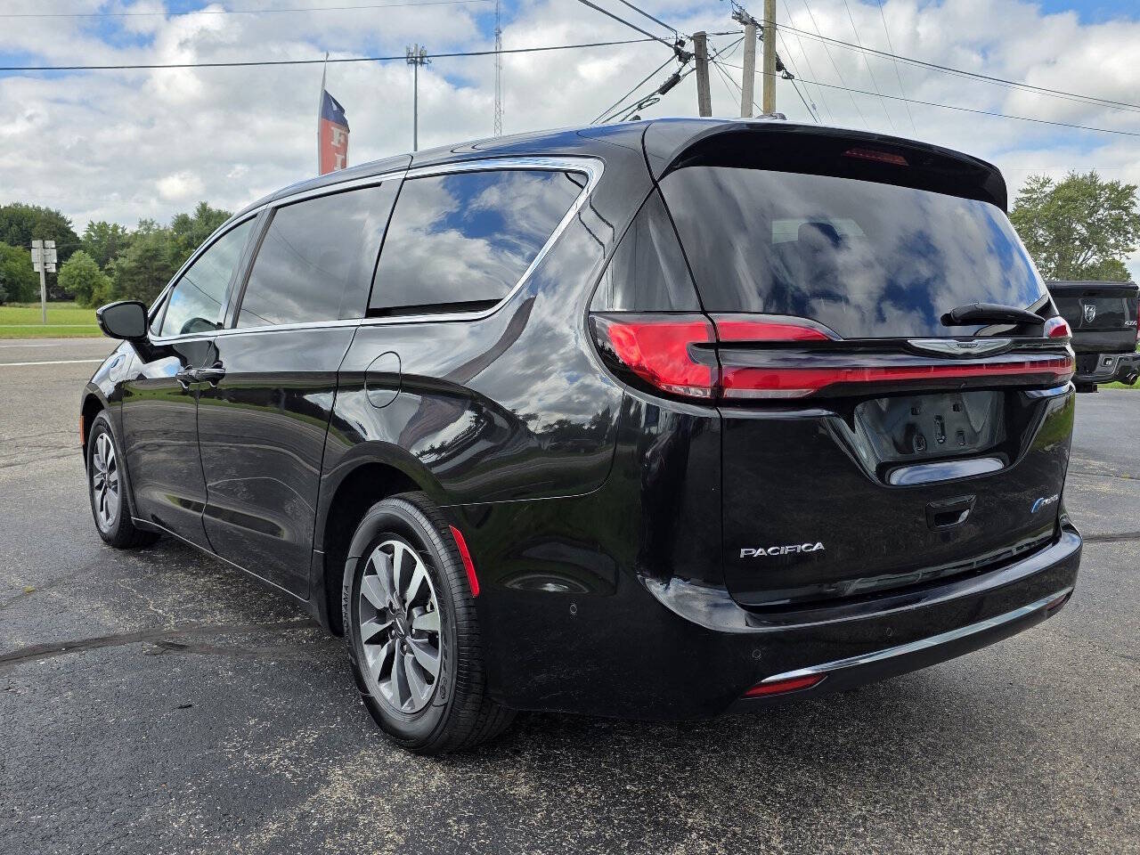 2022 Chrysler Pacifica Hybrid Touring L - Photo 19