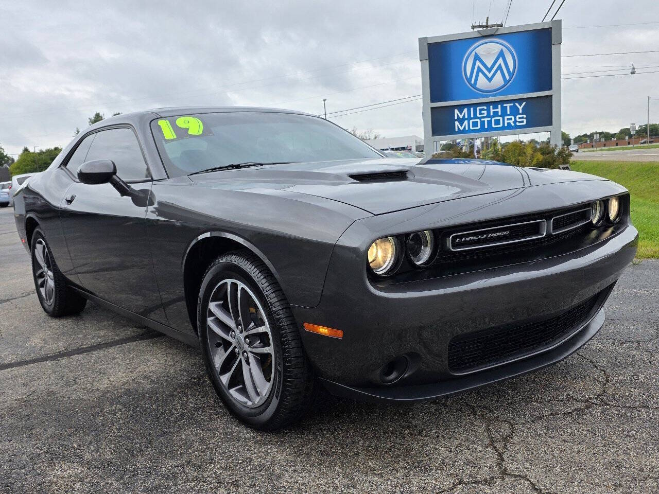 2019 Dodge Challenger SXT AWD photo