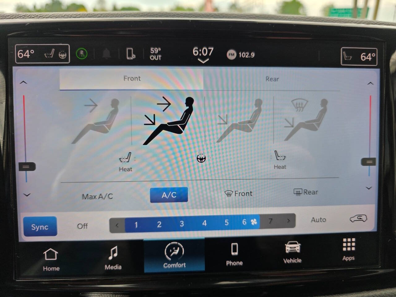 2023 Chrysler Pacifica Touring L - Photo 10
