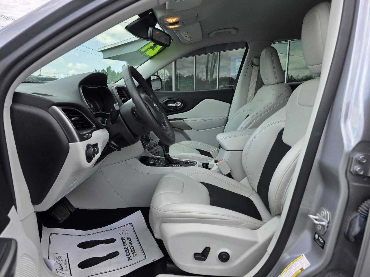 2021 Jeep Cherokee Latitude Plus - Photo 6
