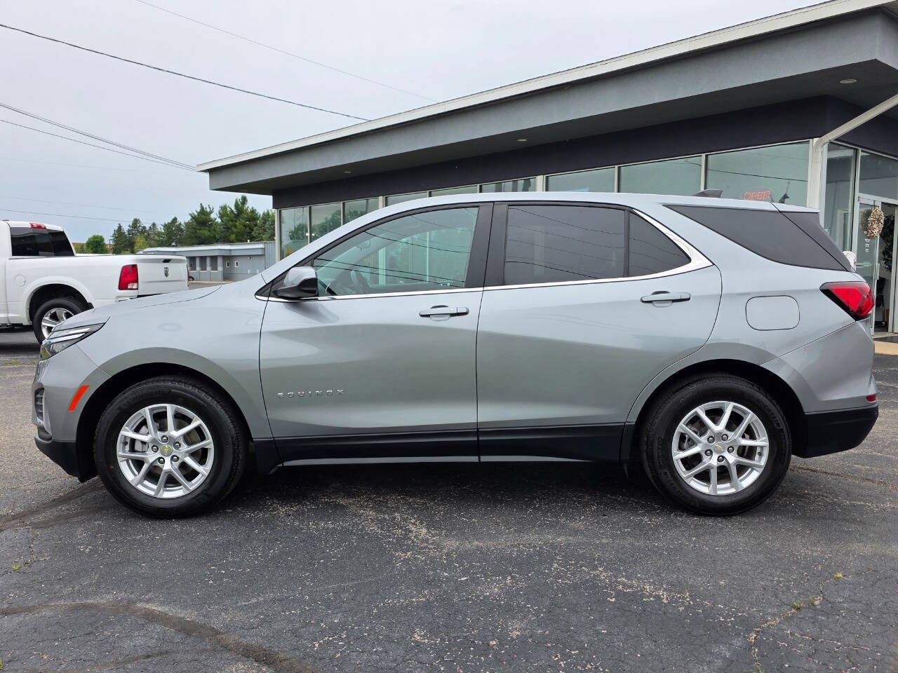 2023 Chevrolet Equinox LT - Photo 19