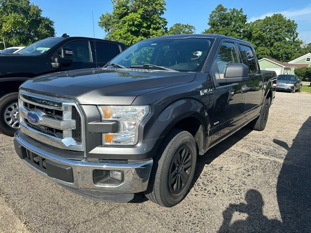 2015 Ford F-150 XLT photo 2