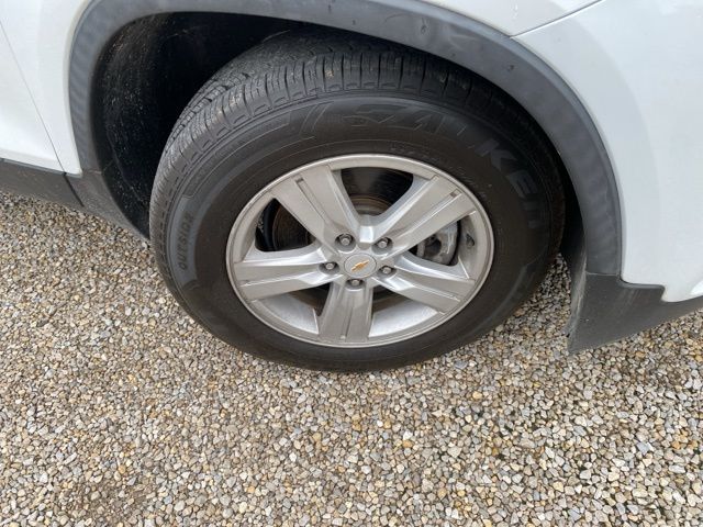 2020 Chevrolet Trax LS photo 4