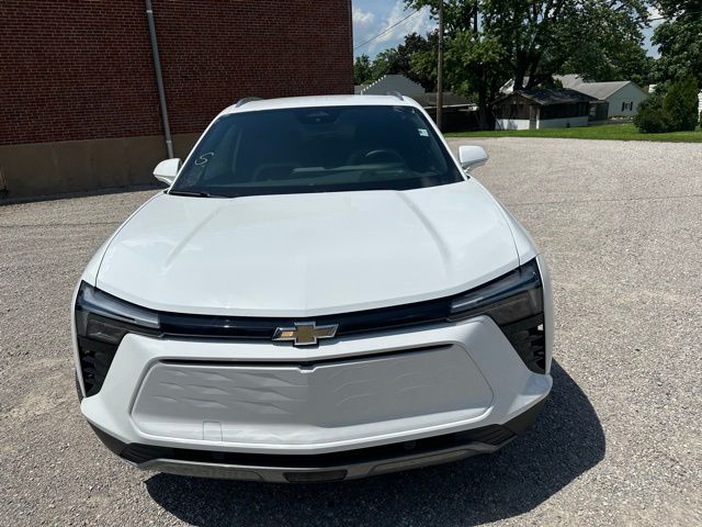2025 Chevrolet Blazer EV photo 2