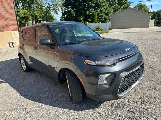 2022 Kia Soul LX photo 3