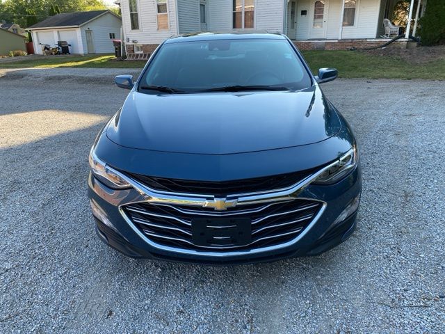 2024 Chevrolet Malibu Premier 2LT photo 2