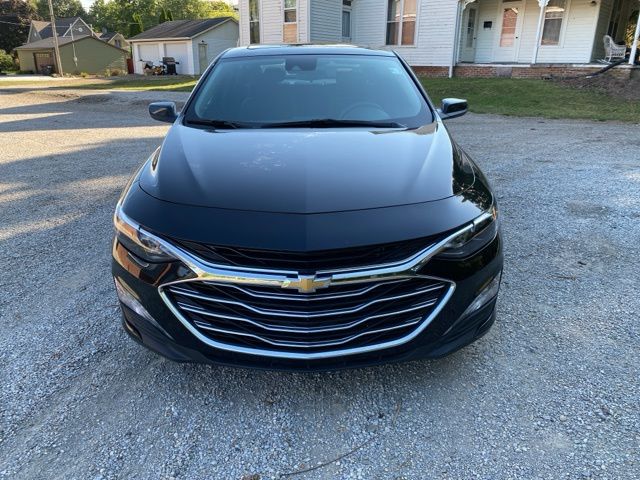 2024 Chevrolet Malibu 1LT photo 2
