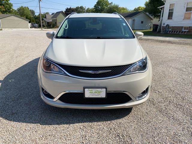 2020 Chrysler Pacifica Touring L photo 2