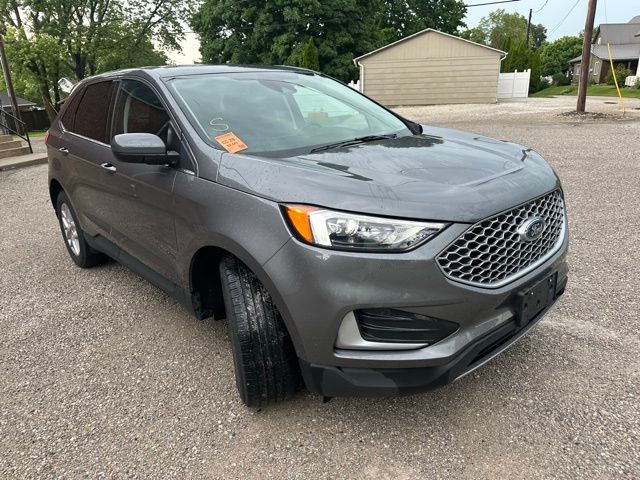 2024 Ford Edge SEL photo 3