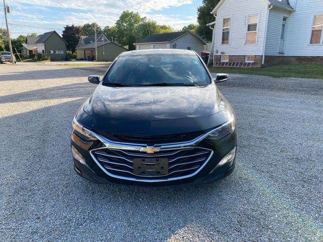 2024 Chevrolet Malibu 1LT photo 2