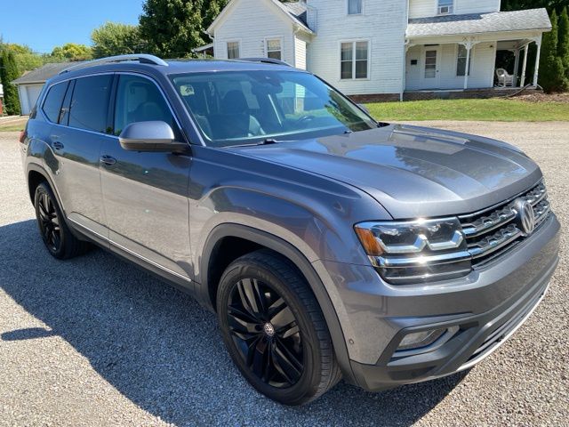 2018 Volkswagen Atlas SEL Premium photo 2
