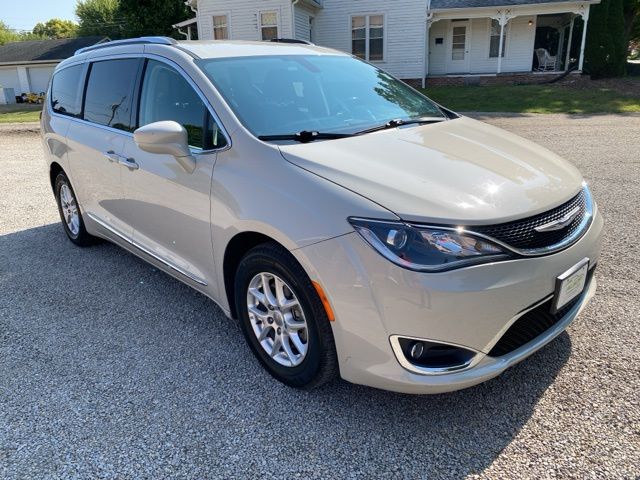2020 Chrysler Pacifica Touring L photo 3