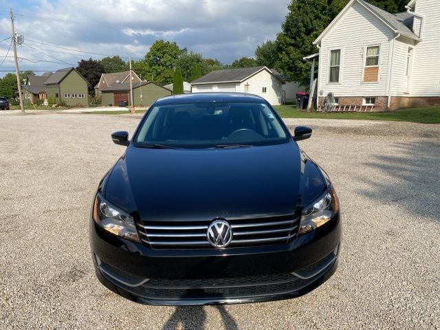 2014 Volkswagen Passat SE photo 2