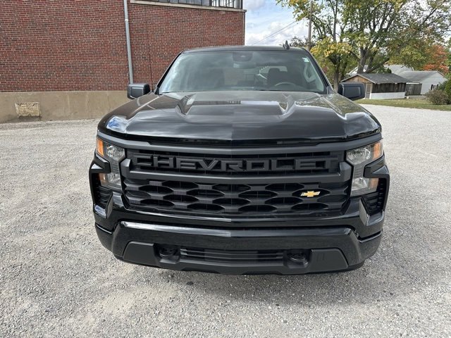 2025 Chevrolet Silverado 1500 Custom photo 2
