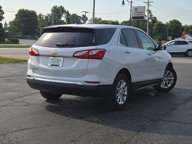2020 Chevrolet Equinox LT photo 2