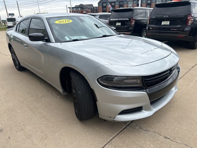 2019 Dodge Charger SXT photo 3