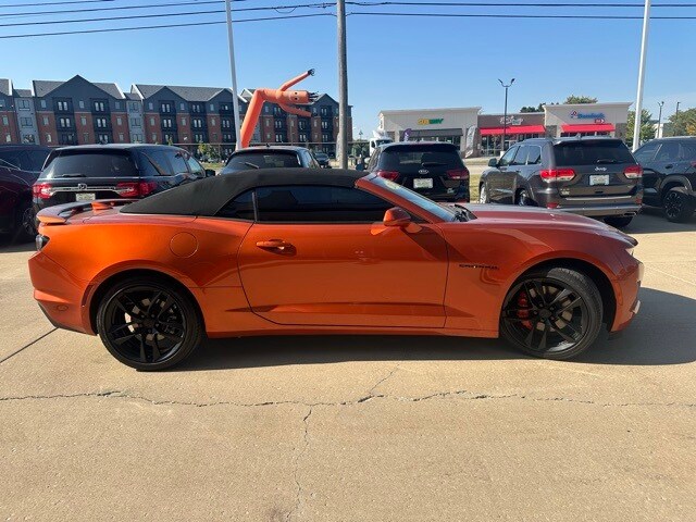 2023 Chevrolet Camaro 2LT photo 4