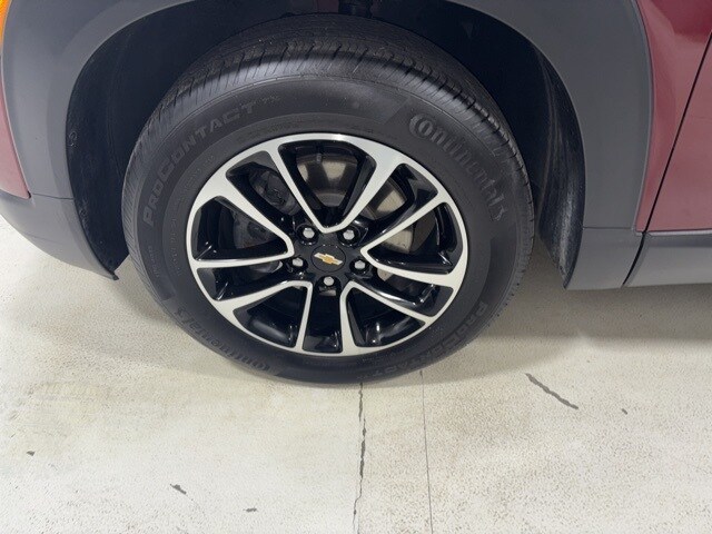 2025 Chevrolet Trailblazer LT photo 2