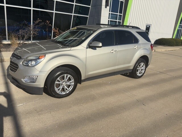 2016 Chevrolet Equinox LT photo 2