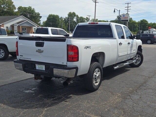 2012 Chevrolet Silverado 2500HD LT photo 2