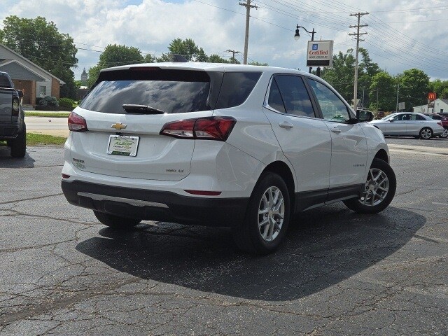 2023 Chevrolet Equinox LT photo 2