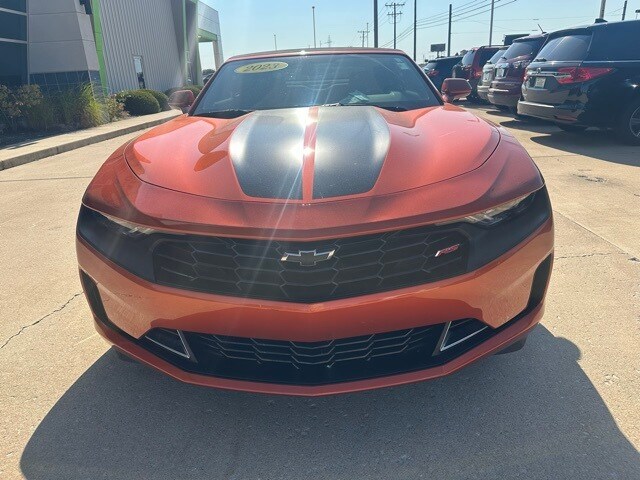 2023 Chevrolet Camaro 2LT photo 2