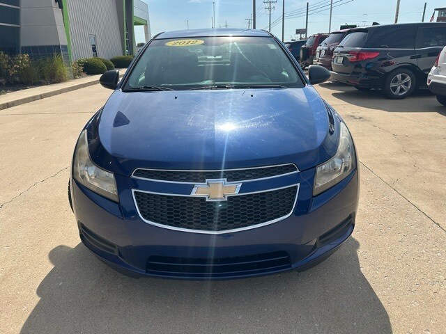 2012 Chevrolet Cruze LS photo 2