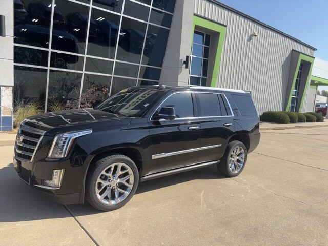 2016 Cadillac Escalade Premium photo 2