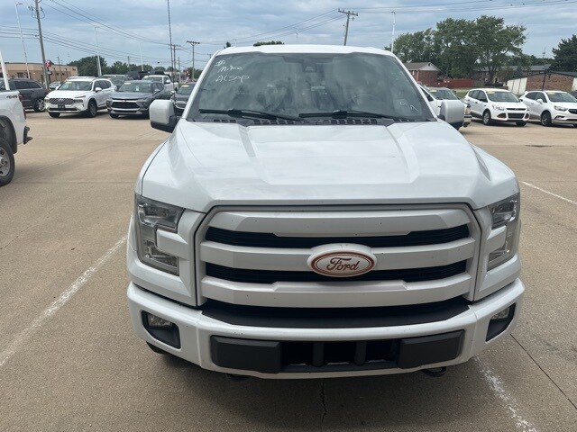 2017 Ford F-150 Lariat photo 2