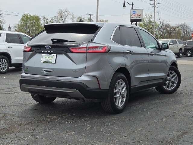 2024 Ford Edge SEL photo 2