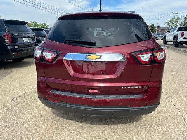 2015 Chevrolet Traverse 2LT photo 4