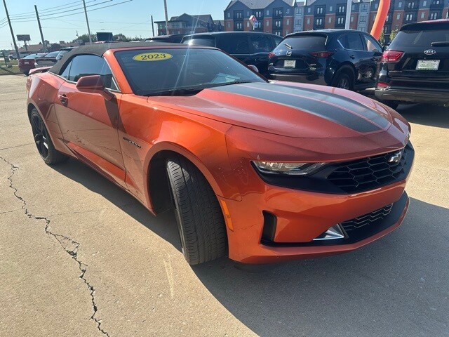 2023 Chevrolet Camaro 2LT photo 3