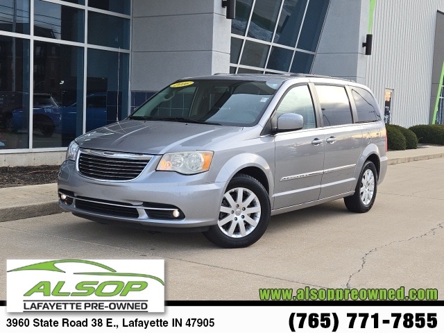 2016 Chrysler Town & Country Touring's photo